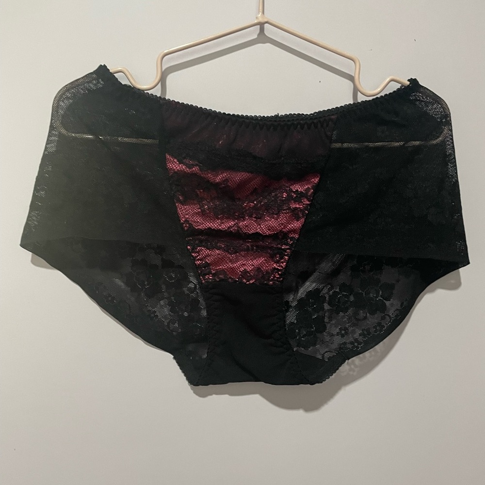 New Bra and panty set. Bra size 34B ( euro 75B) panty size Small(90). - Picture 9 of 9